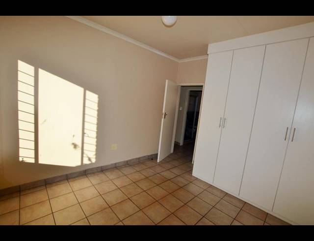 2 BEDROOM APARTMENT FOR SALE IN VAALPARK
